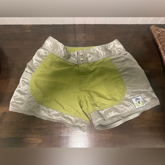 Immersion research board shorts size 6. Green and silver. 100% nylon - Picture 1 of 5